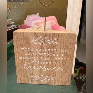 Wooden block picture holder for remembrance